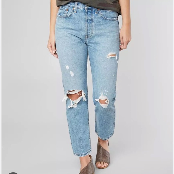 Levi's Premium High Rise Wedgie Denim Jean Size 28 . Like new - Picture 2 of 15